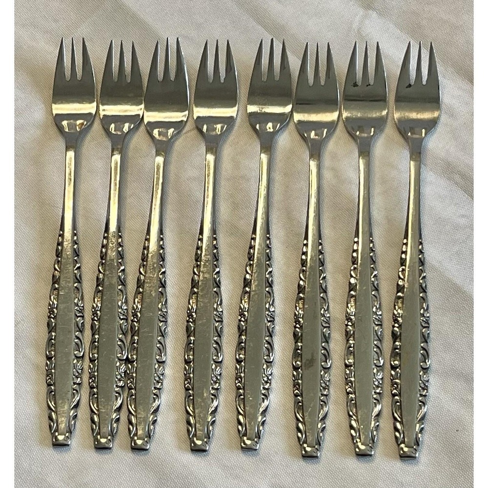 Oneida Northland Silverware Love Story‎ 8 Stainless Seafood Cocktail Forks Japan